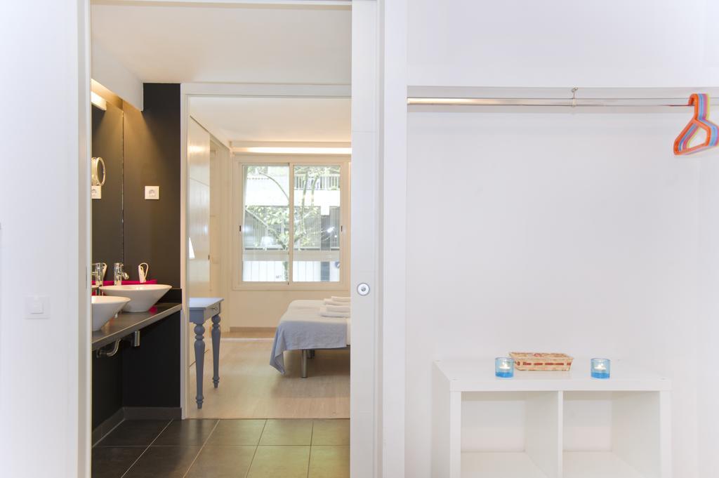 Montaber Apartments - Sagrada Familia Barcellona Esterno foto