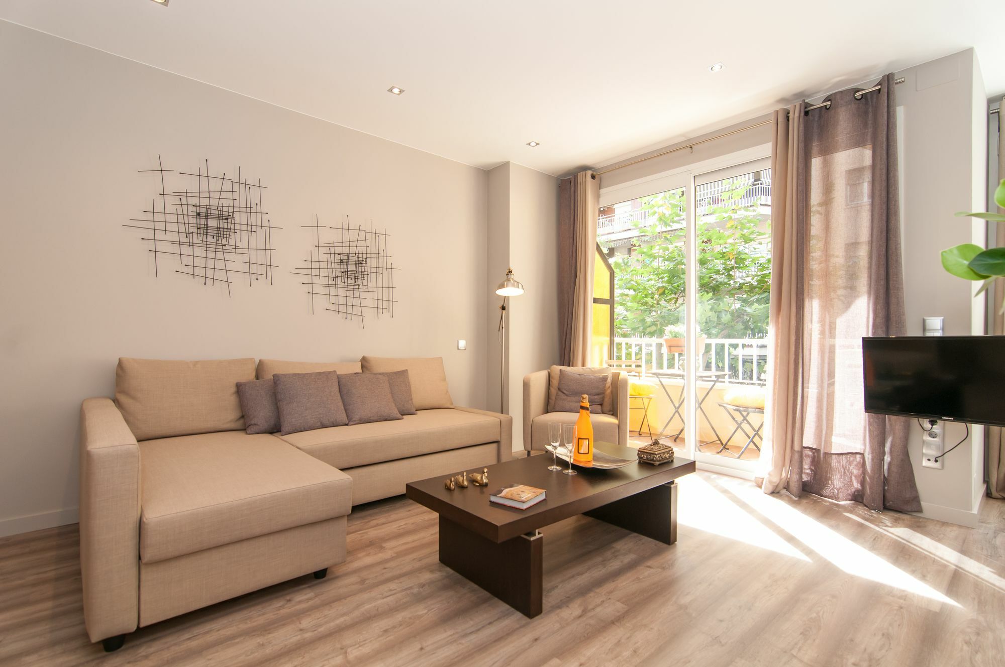 Montaber Apartments - Sagrada Familia Barcellona Esterno foto